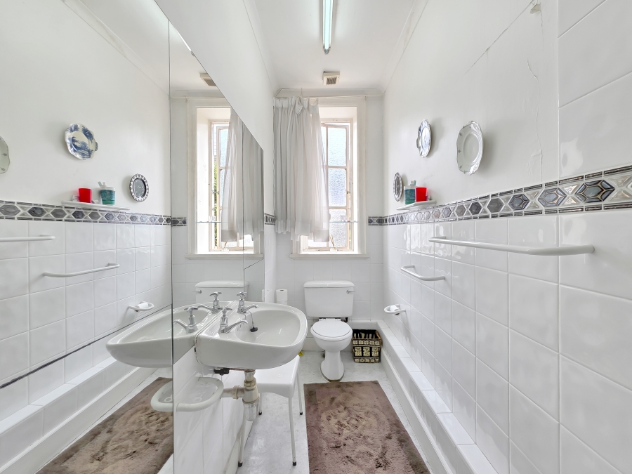 6 Bedroom Property for Sale in Sea Point Western Cape